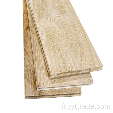 Plancher de bois franc solide